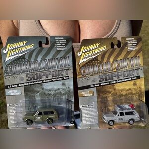 JOHNNY LIGHTNING COMMAND/CONTROL & SUPPORT 1969 CHEVY BLAZER PAIR